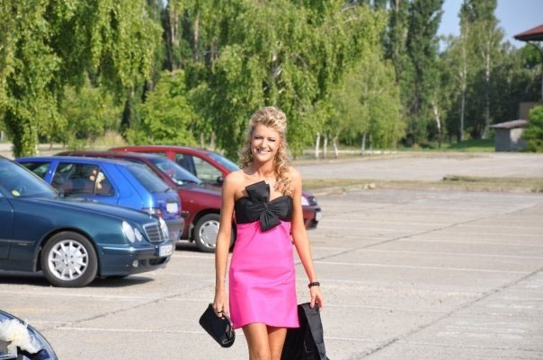 bea-ruzove_saty_s_ciernou_maslou